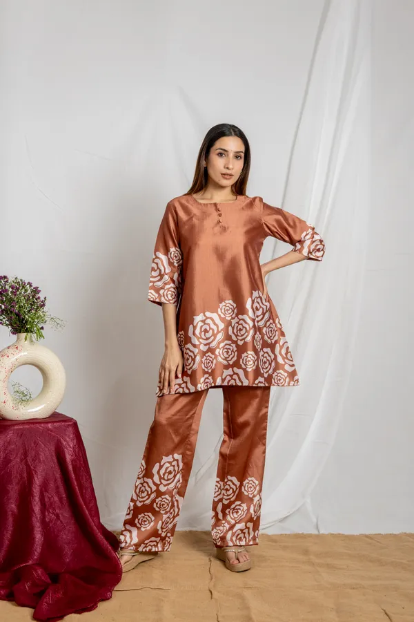 Off-White_&_Purple_Premium_Fabric_Round_Neck_&_Straight_Fit_Co-Ord_Set_For_Women
