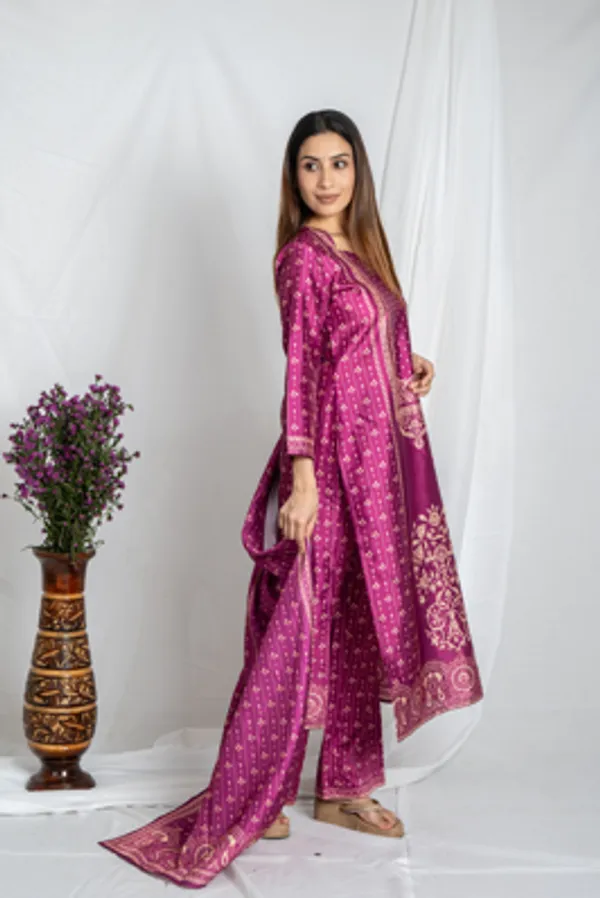 Purple_Premium_Fabric_Sweetheart_Neck_Kurta_For_Women