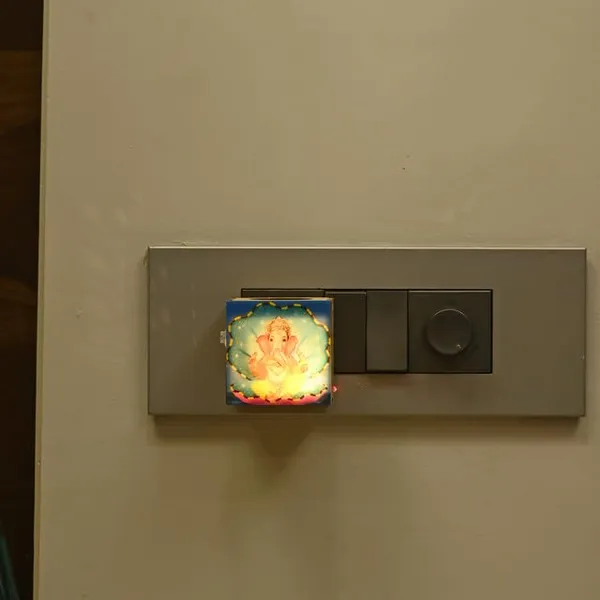 Electric_Kapoor_Dani_with_Lord_Ganesha_LED_Light_Plug-in_Wooden_Camphor_Diffuser_with_On/Off_Switch_for_Pooja