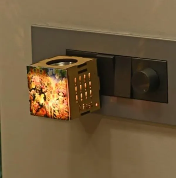 Electric_Wooden_Kapoor_Dani_with_Lord_Krishna_Design_Plug-in_Camphor_Burner_with_On/Off_Switch_Room_Fragrance_Diffuser_for_Home
