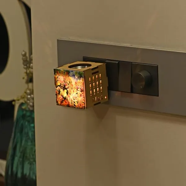 Electric_Wooden_Kapoor_Dani_with_Lord_Krishna_Design_Plug-in_Camphor_Burner_with_On/Off_Switch_Room_Fragrance_Diffuser_for_Home