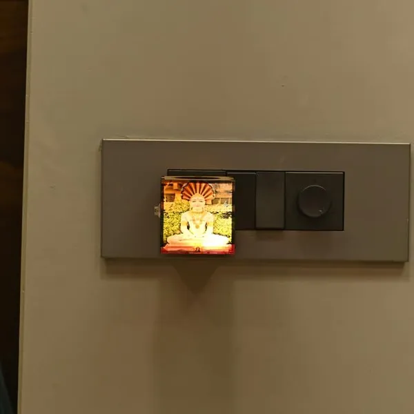 Wooden_Kapoor_Dani_With_Lord_Parshwanath_Printed_Image_Plug-In_Camphor_Burner_Night_Lamp_Spiritual_Aroma_Diffuser_For_Pooja_Room_&_Home_Décor