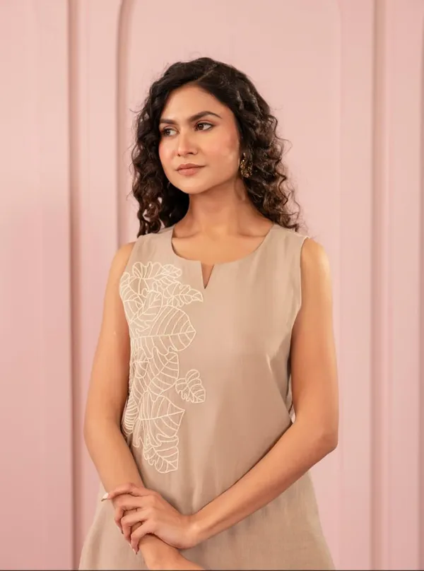 Rich_and_elegant_Beige_kurta_pant_with_embroidery_in_soft_cotton_flex_fabric