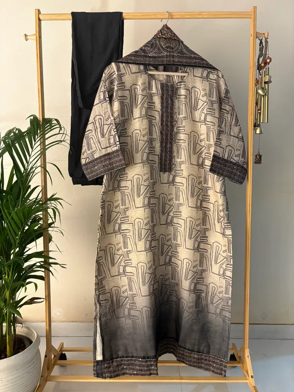 Beige_&_Black_Straight_Fit_3-Piece_Suit_with_Thread_Work_Neckline_&_Kantha_Dupatta_For_Women