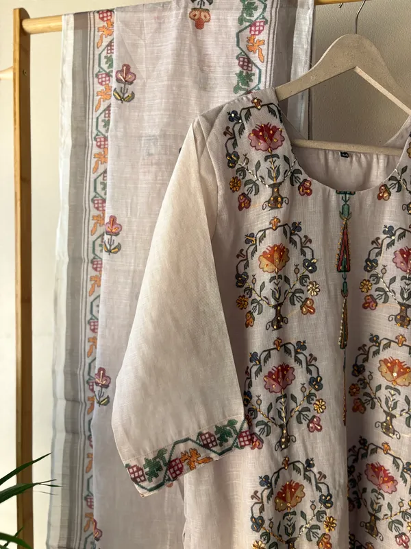 Linen_Chanderi_3-Piece_Suit_with_Kagai_&_Kantha_Work_and_Digital_Print_Dupatta_For_Women
