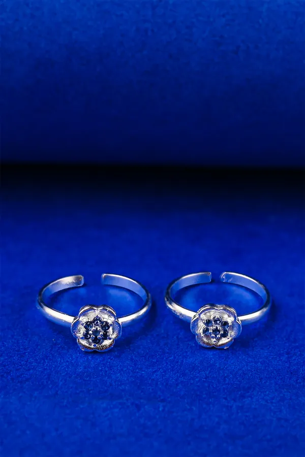 Midnight_Blossom_Silver_925_Adjustable_Trendy_Toe_Ring_For_Women