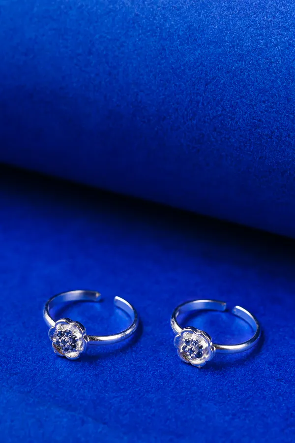 Midnight_Blossom_Silver_925_Adjustable_Trendy_Toe_Ring_For_Women