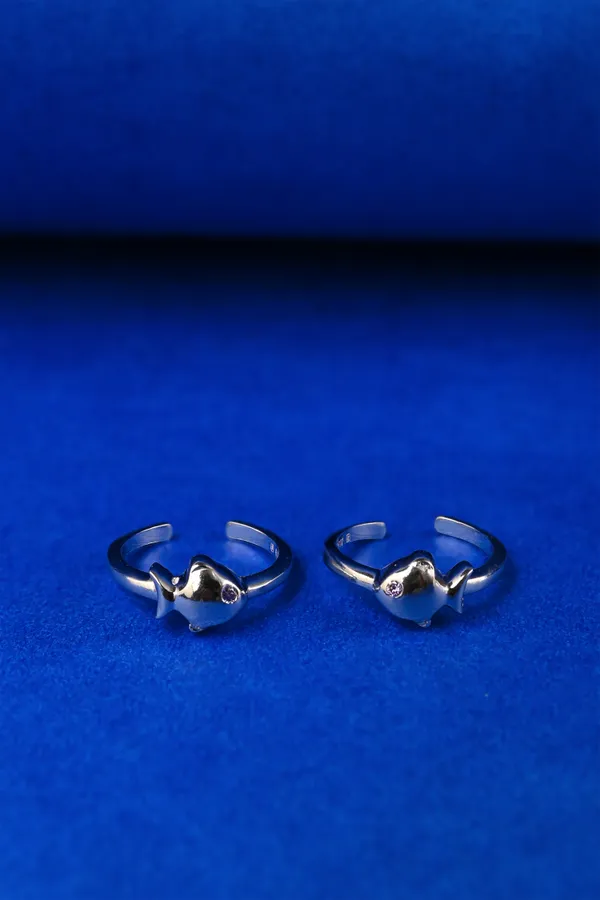 Playful_Fish_Silver_925_Adjustable_Trendy_Toe_Ring_For_Women