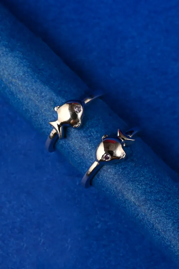Playful_Fish_Silver_925_Adjustable_Trendy_Toe_Ring_For_Women