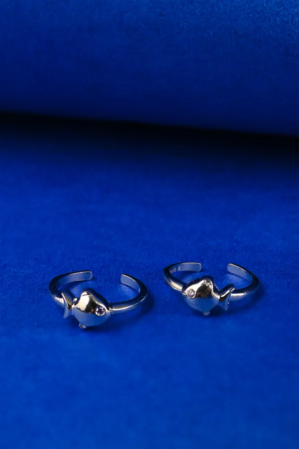 Playful_Fish_Silver_925_Adjustable_Trendy_Toe_Ring_For_Women