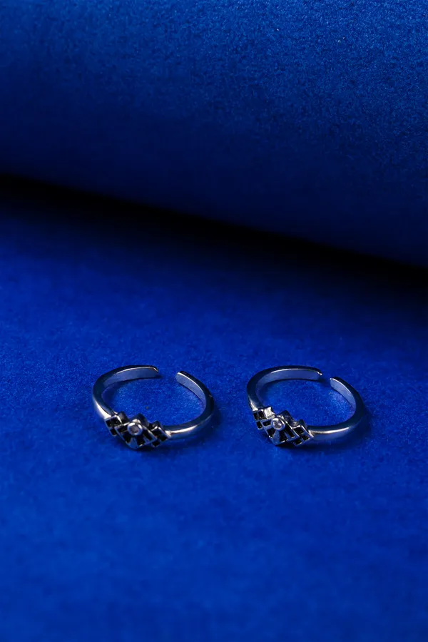 Lotus_Bloom_Silver_925_Adjustable_Trendy_Toe_Ring_For_Women
