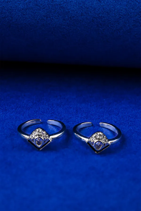 Elegant_Square_Sparkle_Silver_925_Adjustable_Trendy_Toe_Ring_For_Women