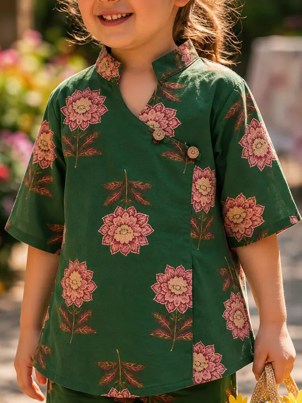 Girls_Green_Floral_Printed_Cotton_Co-Ord_Set_–_Top_&_Wide-Leg_Pants