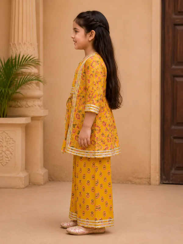 Girls_Mustard_Yellow_Floral_Printed_Kurta_Palazzo_Set