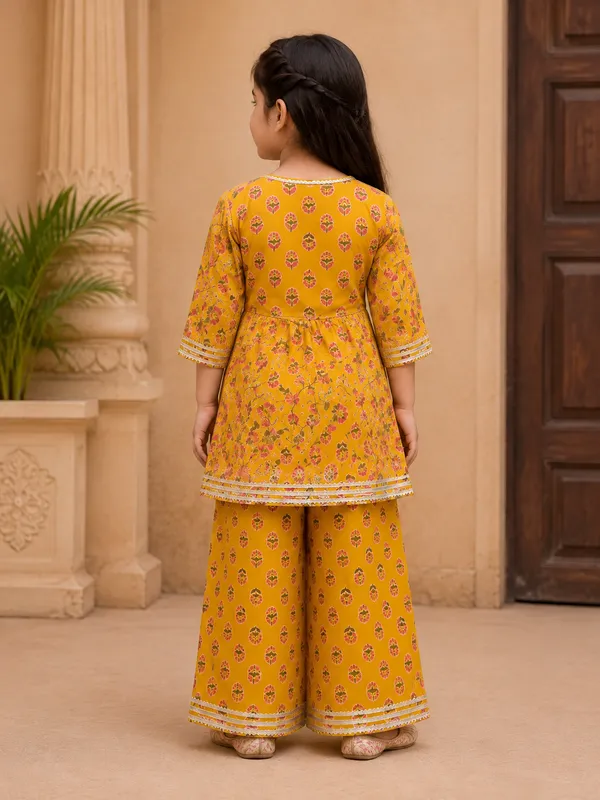 Girls_Mustard_Yellow_Floral_Printed_Kurta_Palazzo_Set