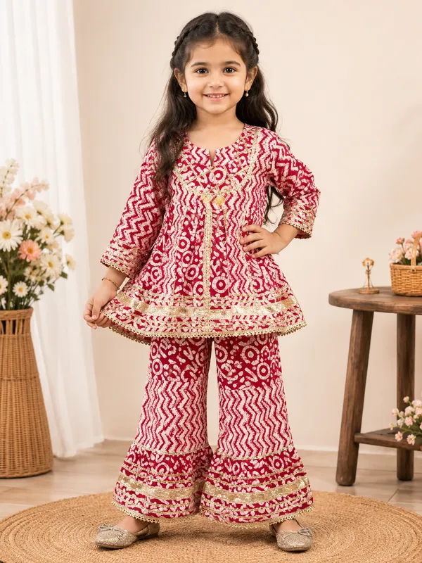 Girls_Red_Bandhani_Print_Sharara_Dress_Set_With_Gota_Patti_Detailing