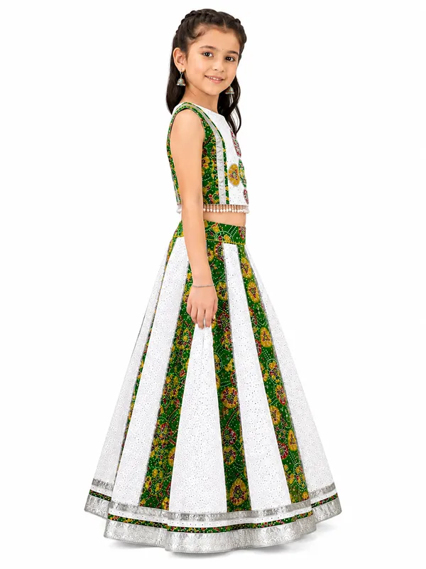 Kids_Girls_Green_&_White_Printed_Ethnic_Lehenga_Choli_Set