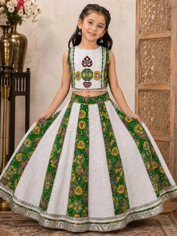 Kids_Girls_Green_&_White_Printed_Ethnic_Lehenga_Choli_Set