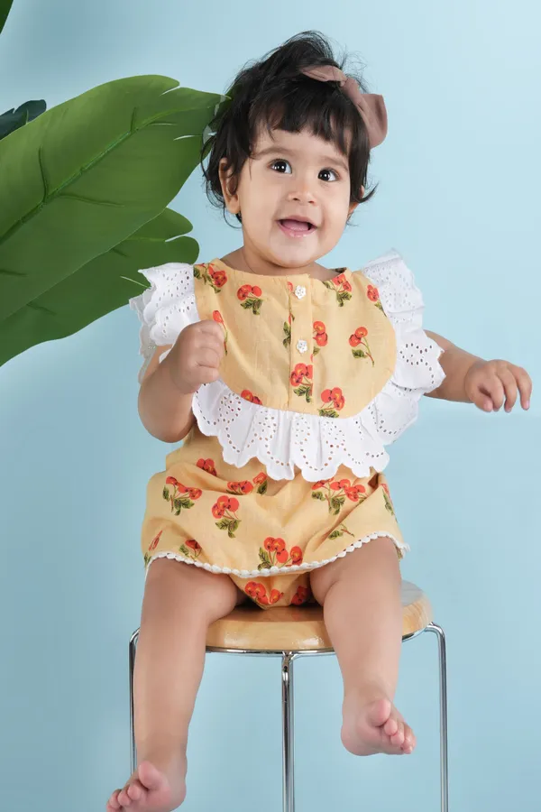 Multicolor_Cotton_Infants_Printed_Frill_Dress_With_Bloomer_For_Girls