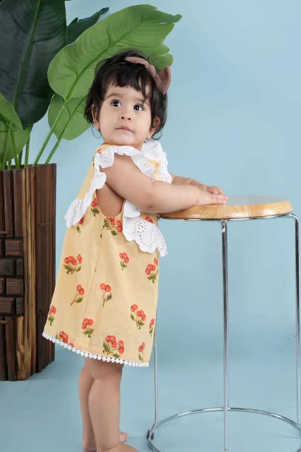 Multicolor_Cotton_Infants_Printed_Frill_Dress_With_Bloomer_For_Girls