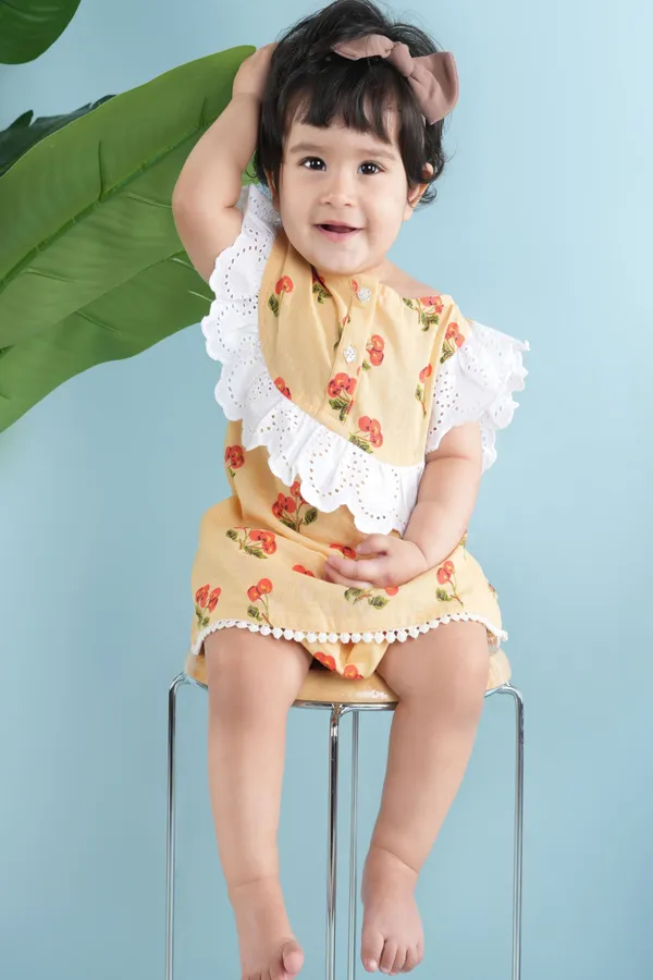 Multicolor_Cotton_Infants_Printed_Frill_Dress_With_Bloomer_For_Girls