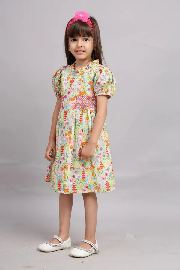 Green_Cotton_Puffed_Sleeve_Dress_For_Girl