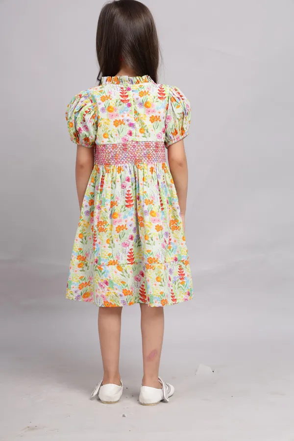 Green_Cotton_Puffed_Sleeve_Dress_For_Girl