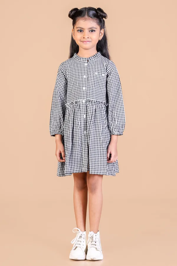 Black_&_White_Cotton_Full_Sleeves_Check_Winter_Dress_For_Girls