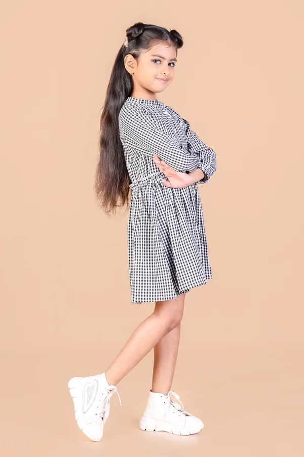 Black_&_White_Cotton_Full_Sleeves_Check_Winter_Dress_For_Girls