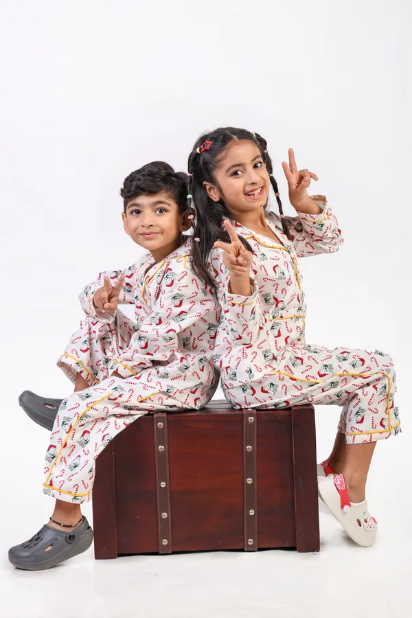 Multicolor_Fennel_Christmas_Themed_Night_Suit_For_Unisex
