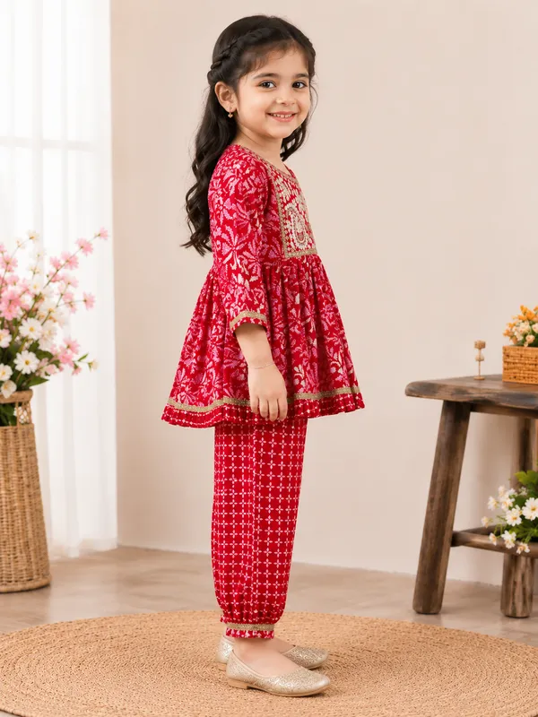 Girls_Red_Floral_Ethnic_Kurta_&_Dhoti_Pant_Set
