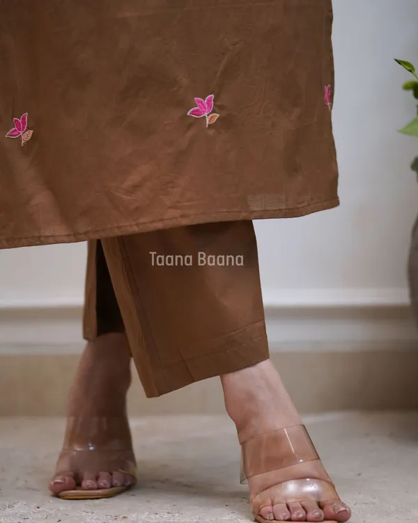 Elegant_Coffee_Brown_Floral_Embroidered_Kurta_Set