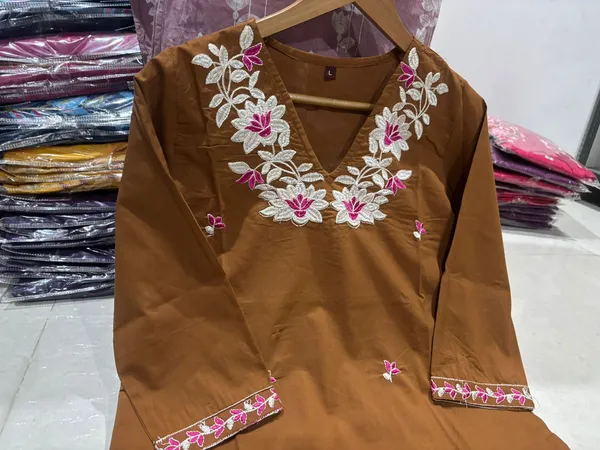 Elegant_Coffee_Brown_Floral_Embroidered_Kurta_Set