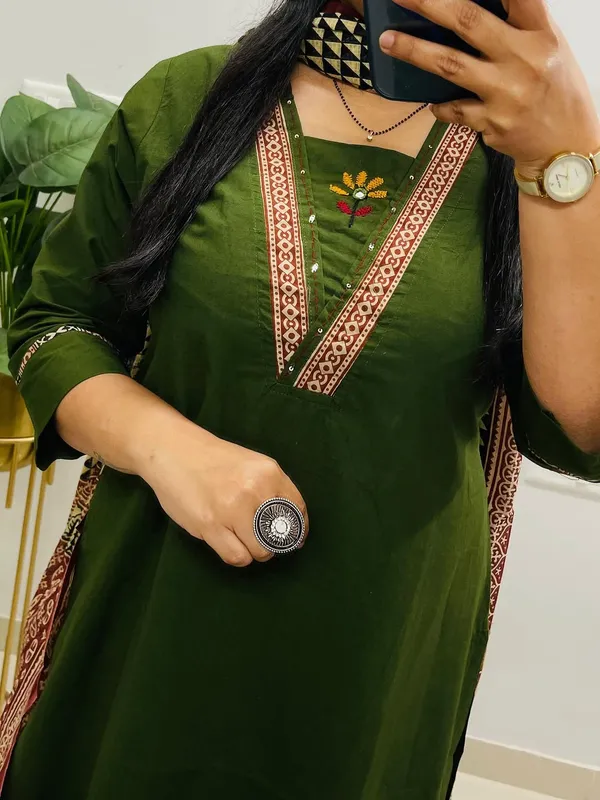 Graceful_Olive_Green_Kurta_Set_with_Printed_Dupatta_&_Ethnic_Pants