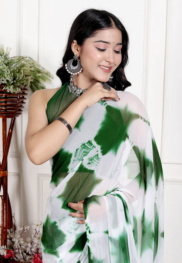 Green_Designer_Pure_Chiffon_&_New_Trendy_Bollywood_Saree_For_Women_(With_Blouse)