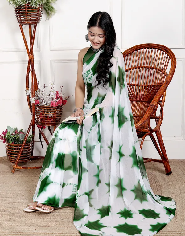Green_Designer_Pure_Chiffon_&_New_Trendy_Bollywood_Saree_For_Women_(With_Blouse)