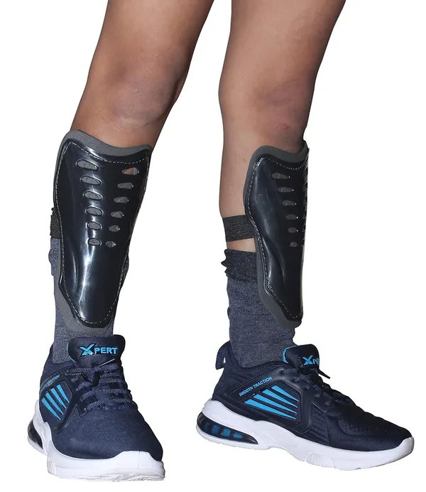 Football_Shinguards_For_Boys_Kids_Lightweight_Adjustable_Soccer_Shin_Guards_With_Breathable_Design_Durable_Comfortable_Protection_For_Training_1_Pair_Black_12_Hole