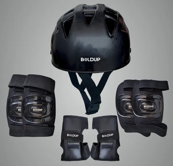 Black_Pvc_Plastic_Premium_&_Elegant_Skating_Protective_Kit_With_Helmat_For_Boys_&_Girls