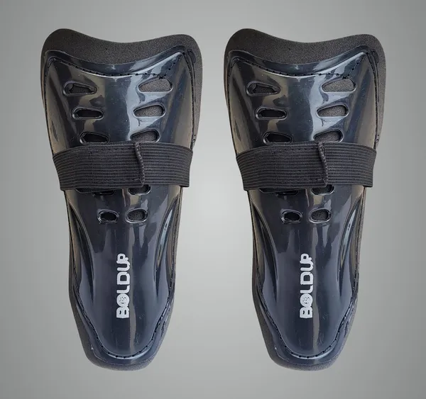 Black_Plastic_&_Foam_Premium_&_Elegant_Football_Shinguard_For_Sports_(Pack_of_4)