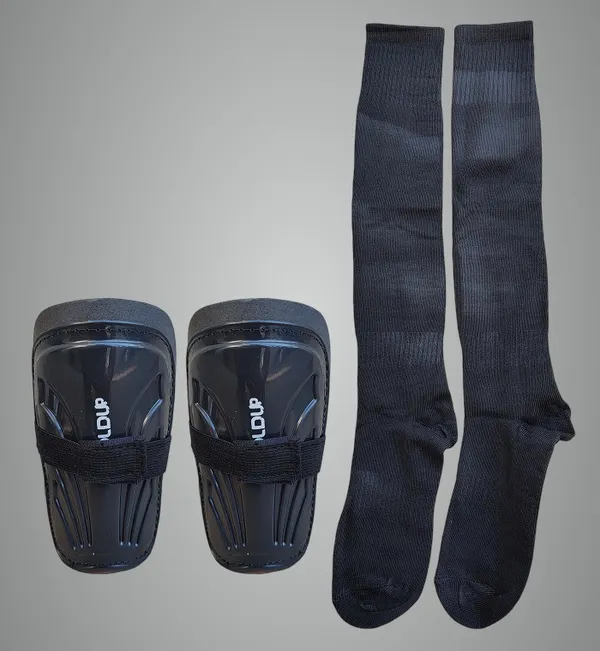 Black_Plastic_&_Foam_Premium_&_Elegant_Football_Shinguard_For_Sports