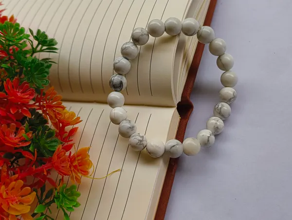 Howlite_Calming_Bracelet_—_The_Stone_of_Serenity