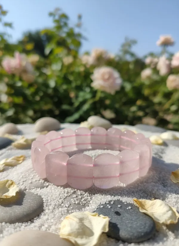 Rose_Quartz_Stylish_Oval_Faced_bracelet_-Everyday_unconditional_love_stone