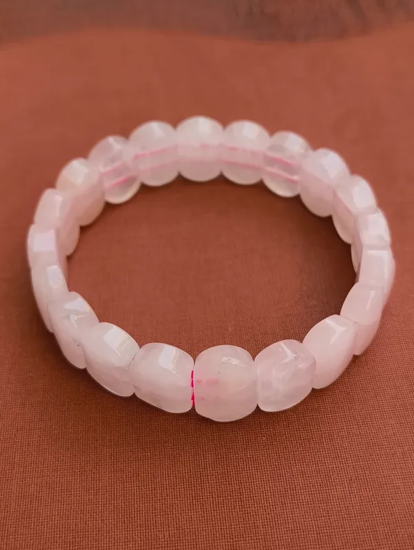 Rose_Quartz_Stylish_Oval_Faced_bracelet_-Everyday_unconditional_love_stone