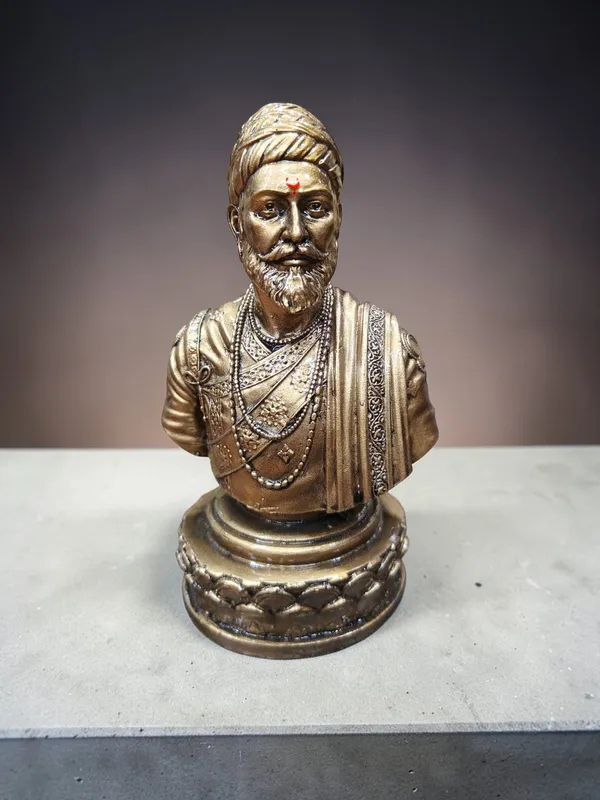 Chhatrapati_Shivaji_Maharaj_Bust_Statue_–_Antique_Finish_Poly_Resin_Shivaji_Idol_for_Home_Decor,_Office_Desk_&_Gift_DA-118