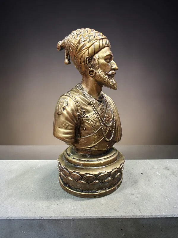Chhatrapati_Shivaji_Maharaj_Bust_Statue_–_Antique_Finish_Poly_Resin_Shivaji_Idol_for_Home_Decor,_Office_Desk_&_Gift_DA-118