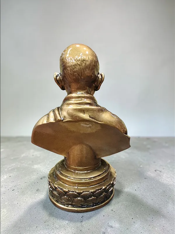 Mahatma_Gandhi_Bust_Statue_|_Gold_Finish_Fiber_Poly_Resin_Inspirational_Decorative_Showpiece_DA-113