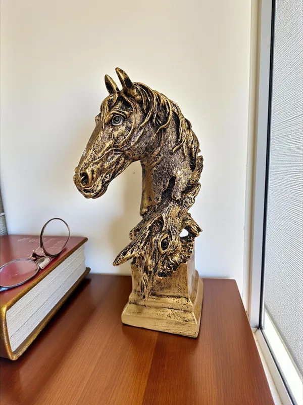 Gold_Fiber_Poly_Resin_Premium_Horse_Statue