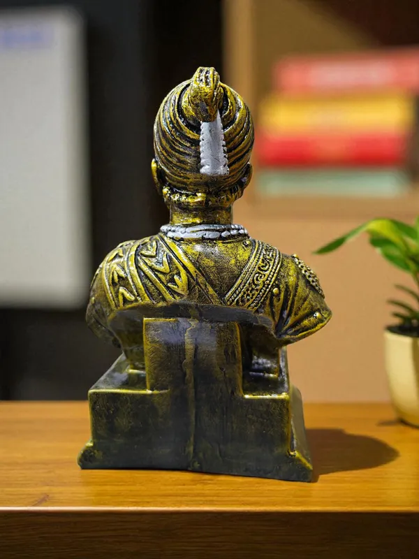 Multicolor_Fiber_Poly_Resin_Premium_Shivaji_Maharaj_Idol