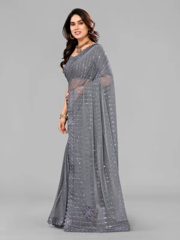 Mirror_Majesty:_Zari_Fabric_Saree_with_Chemical_Lace_Detailing