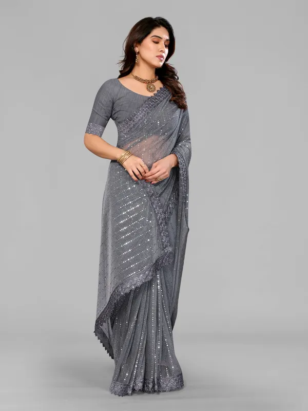Mirror_Majesty:_Zari_Fabric_Saree_with_Chemical_Lace_Detailing